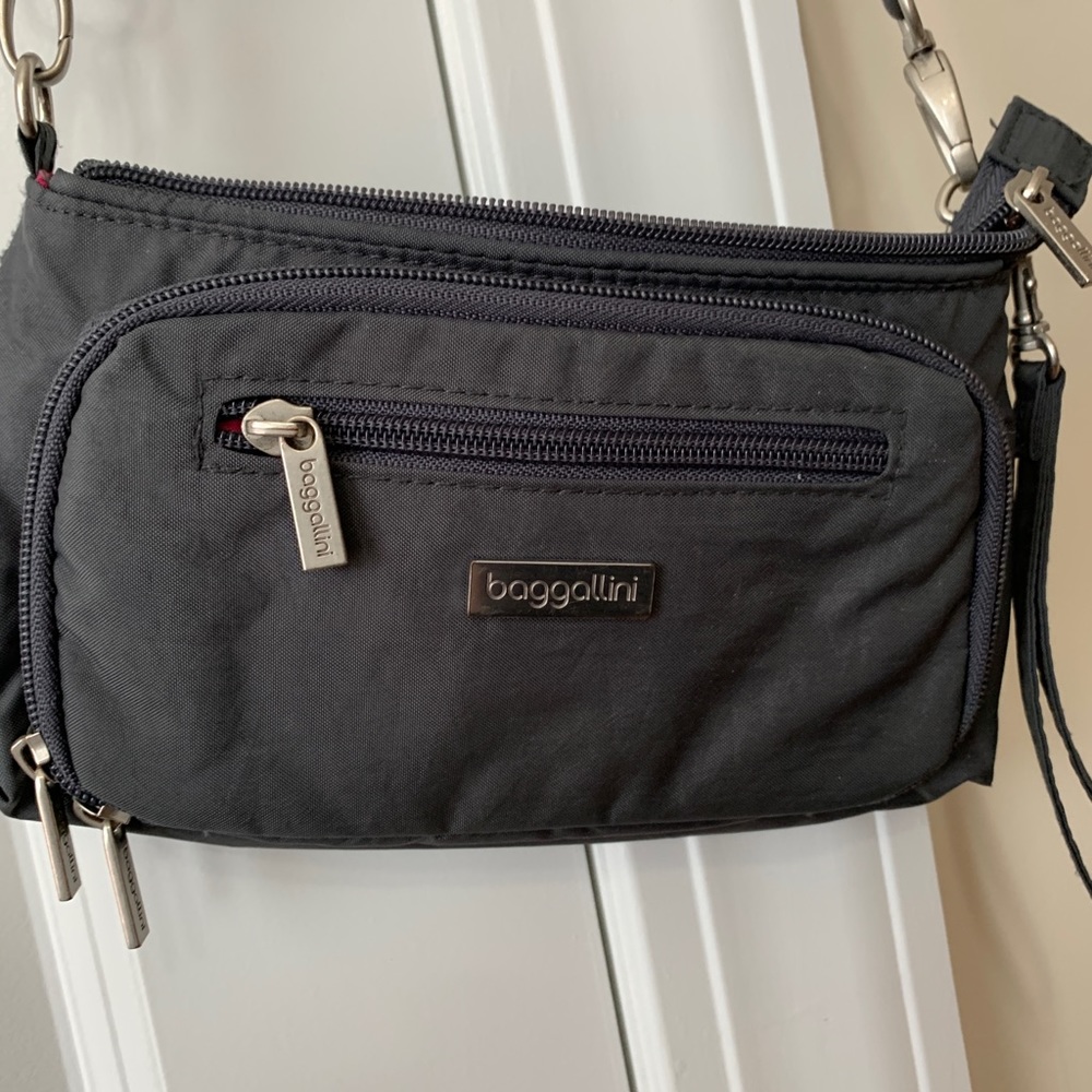 Grey multi pocket Baggallini purse